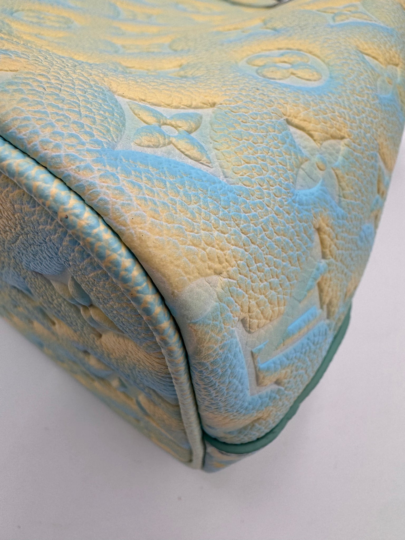 LOUIS VUITTON Empriente Monogram Stardust Neonoe BB Blue