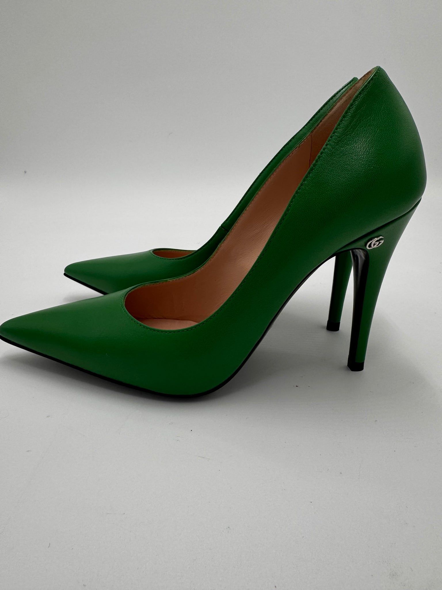 GUCCI Green Leather Pump size 37 (US 7)