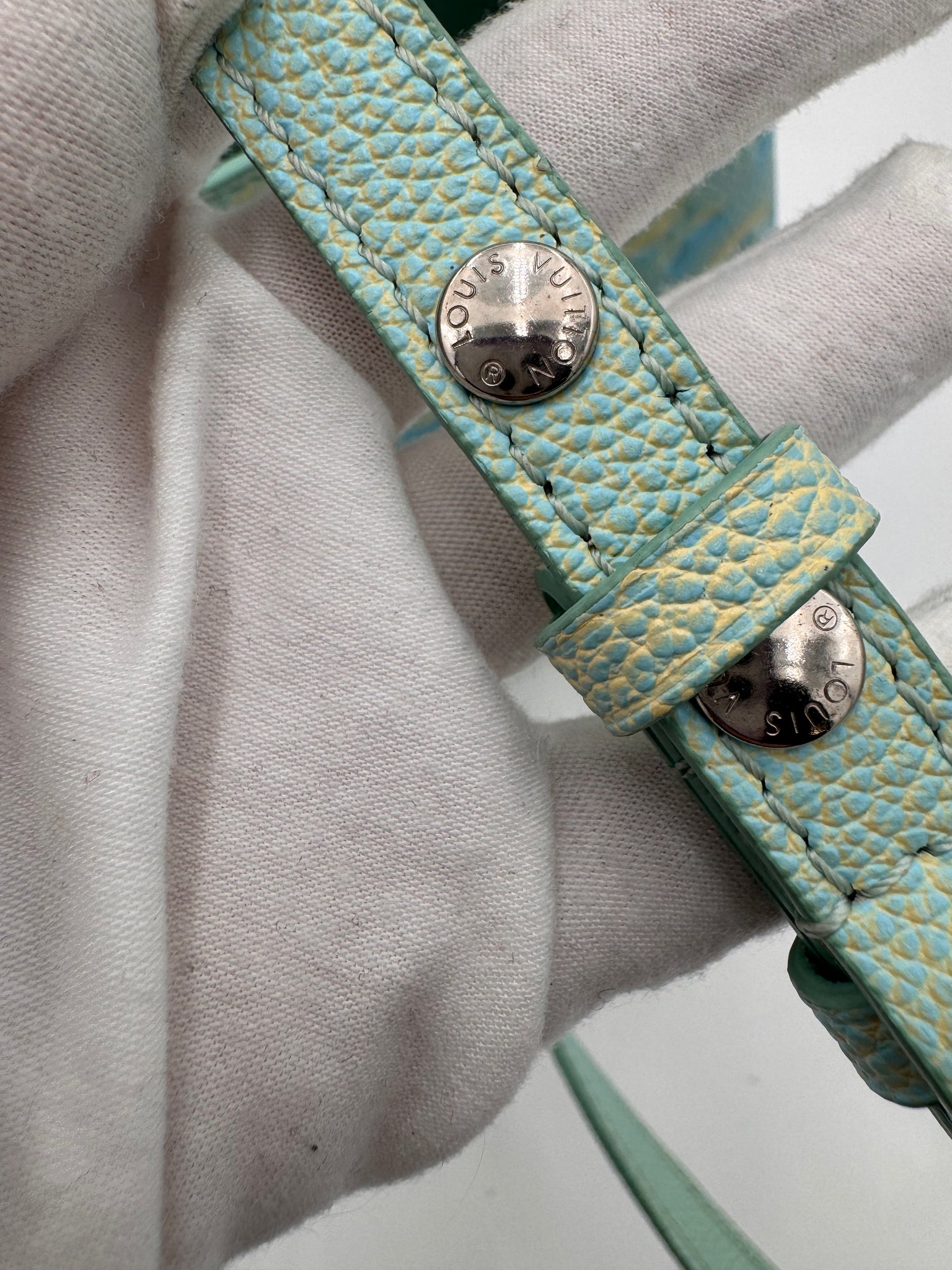 LOUIS VUITTON Empriente Monogram Stardust Neonoe BB Blue