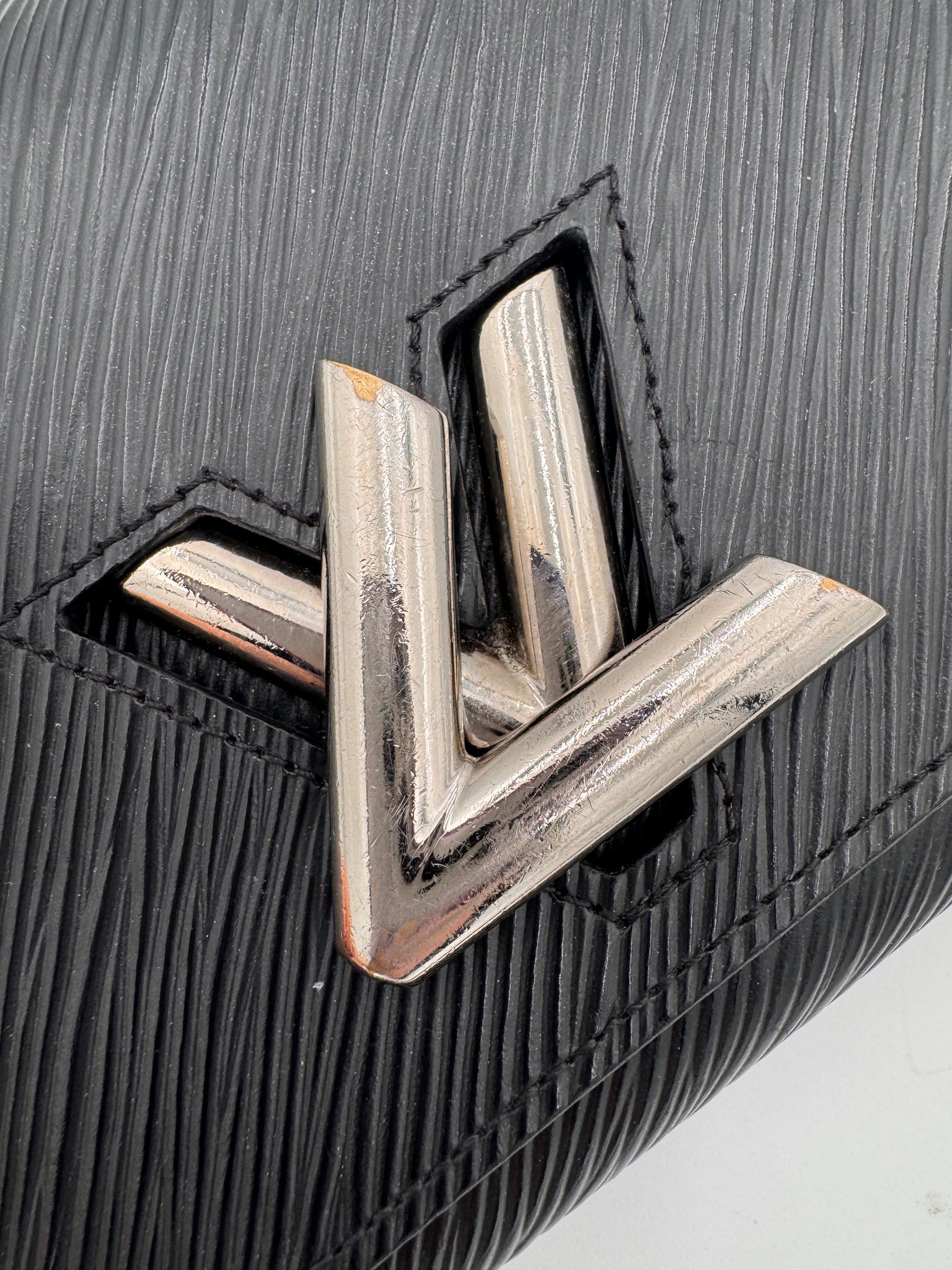 LOUIS VUITTON Epi Leather Twist wallet on Chain