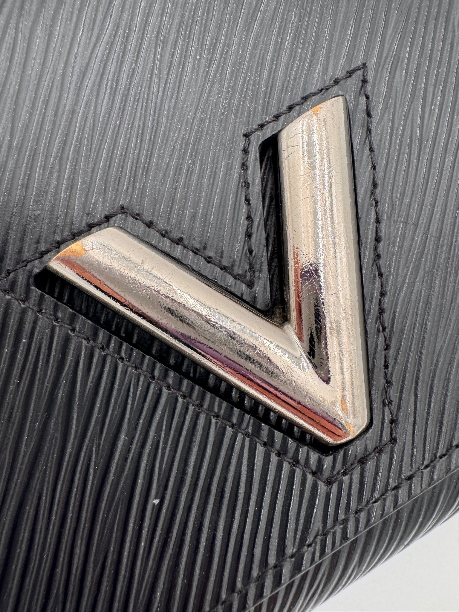 LOUIS VUITTON Epi Leather Twist wallet on Chain