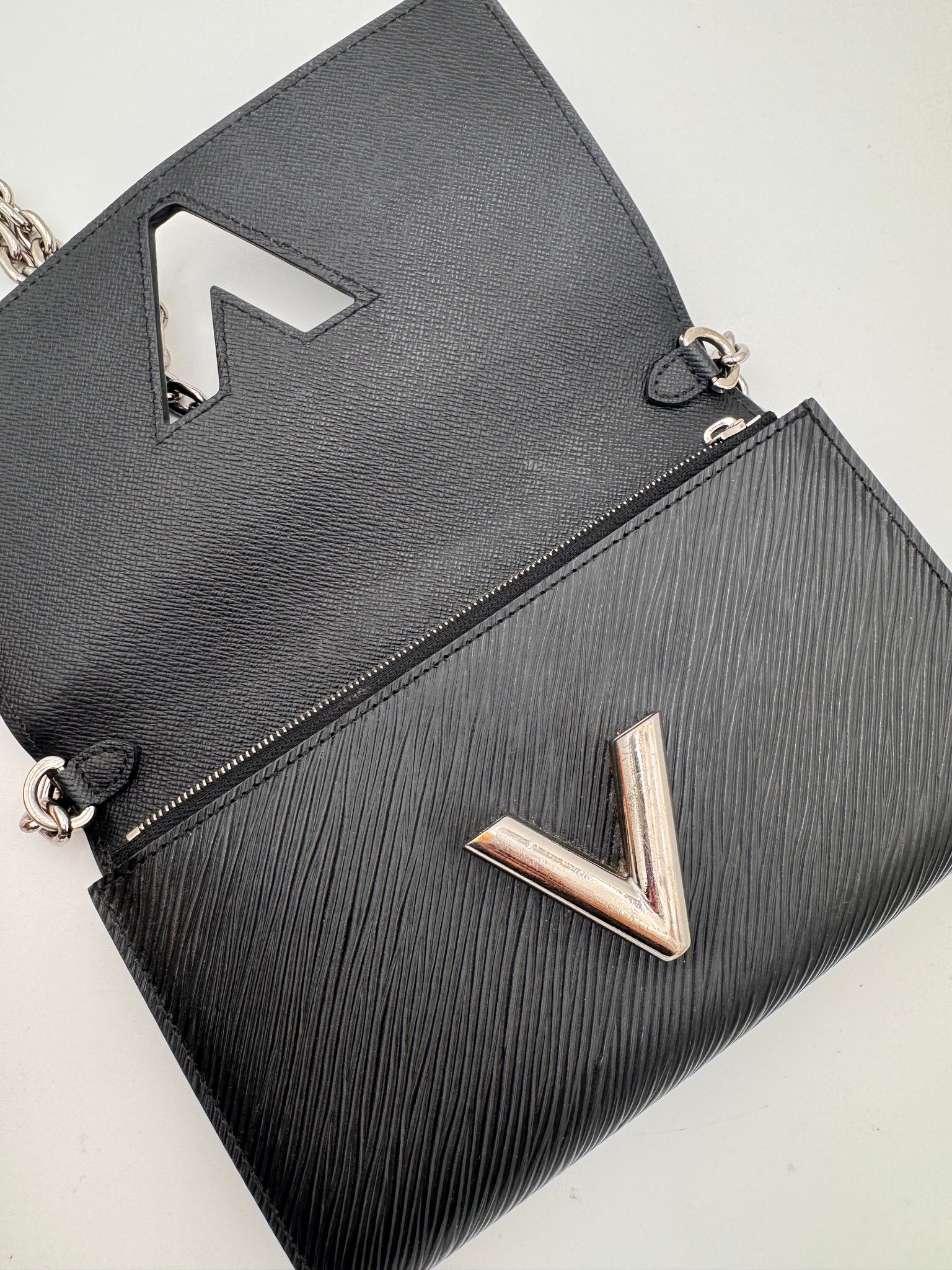 LOUIS VUITTON Epi Leather Twist wallet on Chain