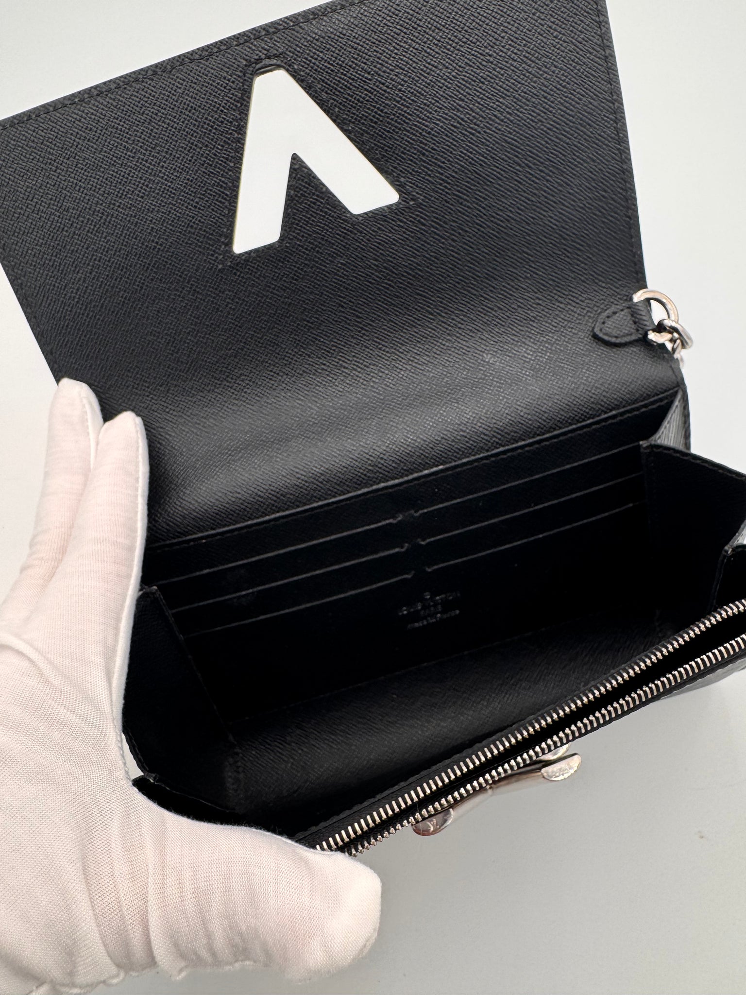 LOUIS VUITTON Epi Leather Twist wallet on Chain