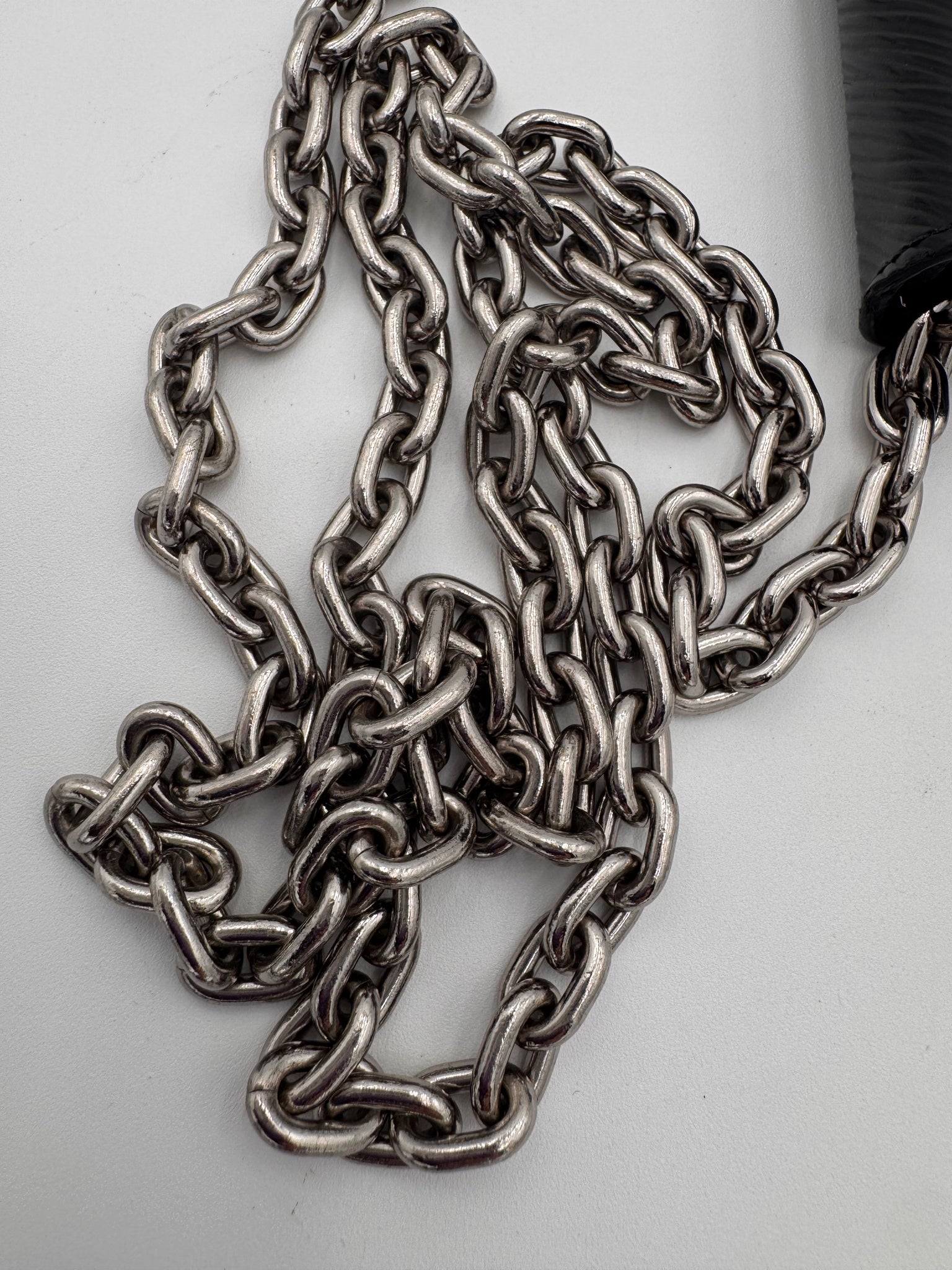 LOUIS VUITTON Epi Leather Twist wallet on Chain