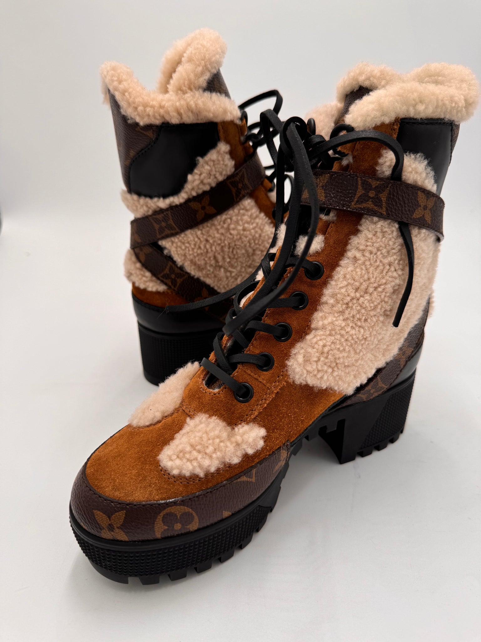 LOUIS VUITTON suede calfskin shearling monogram platform boots size 35 (US 5)