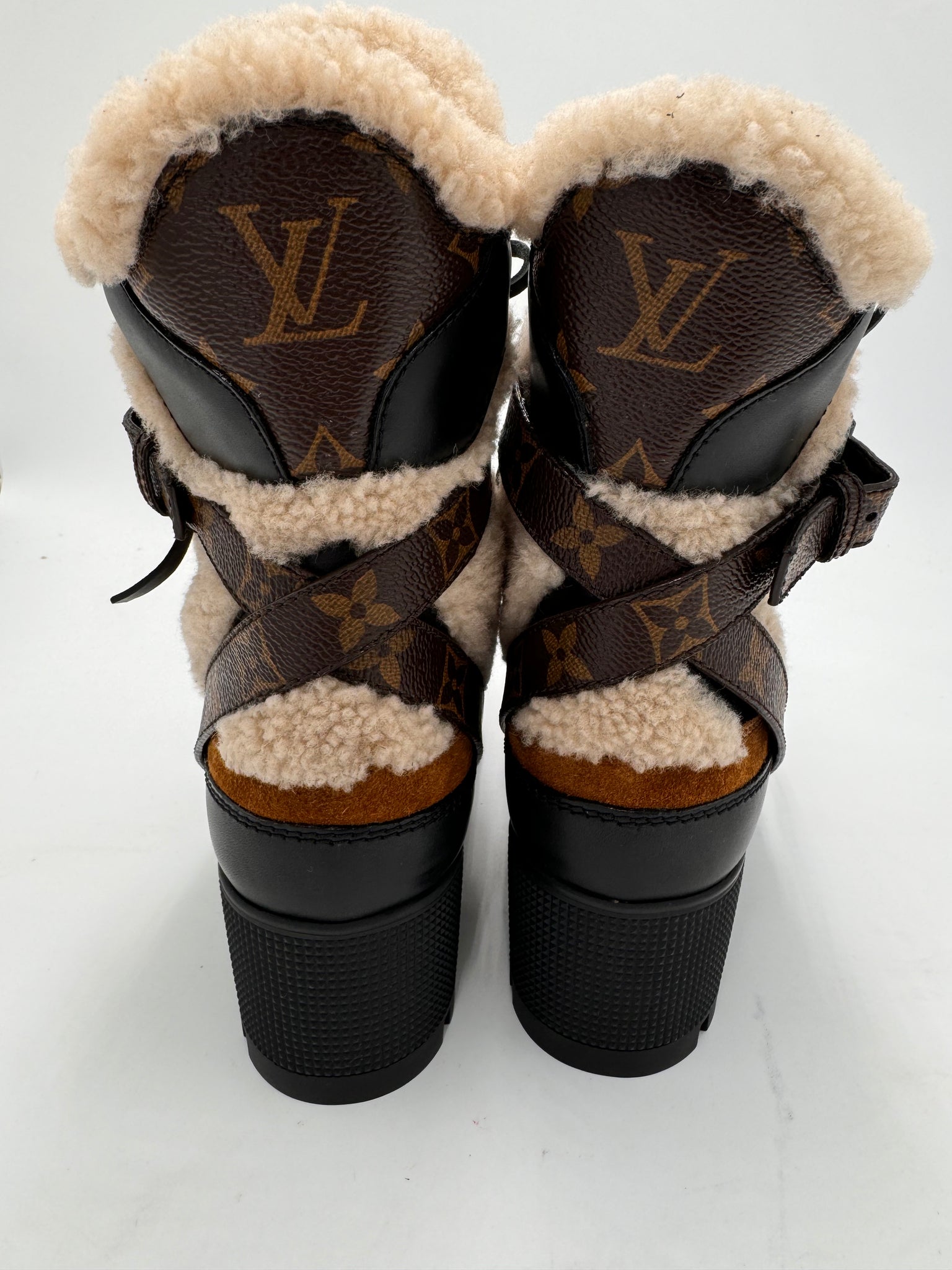 LOUIS VUITTON suede calfskin shearling monogram platform boots size 35 (US 5)