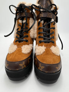 LOUIS VUITTON suede calfskin shearling monogram platform boots size 35 (US 5)