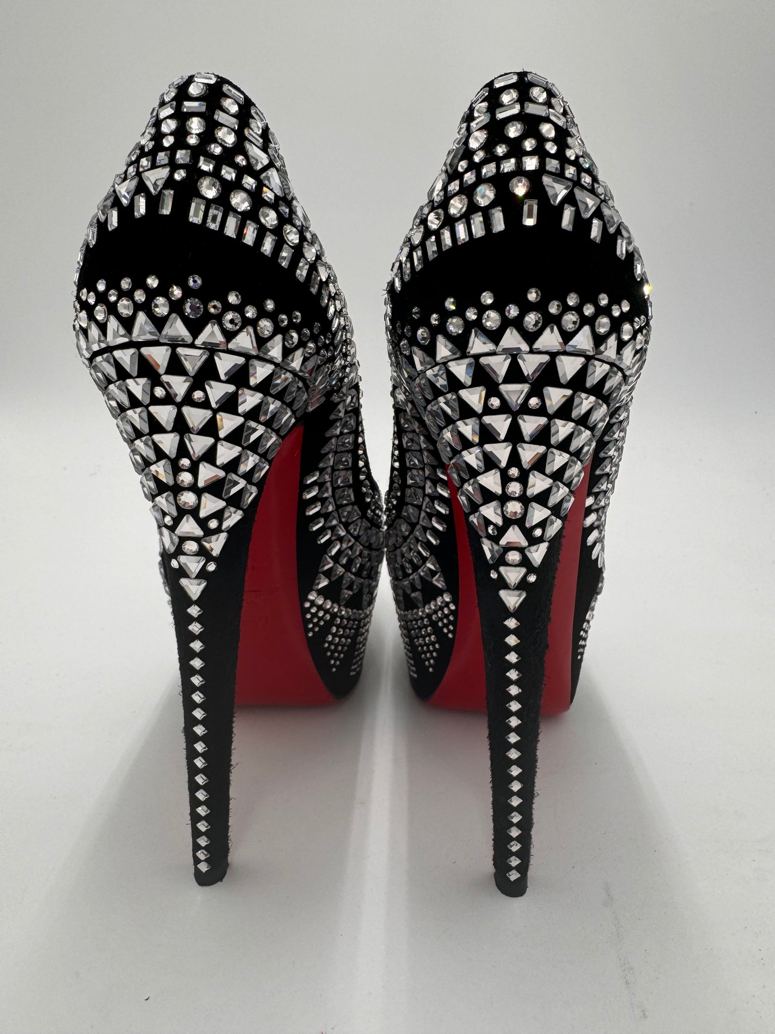 CHRISTIAN LOUBOUTIN CRYSTAL DECORA STRASS PUMPS size 38 (US 8)