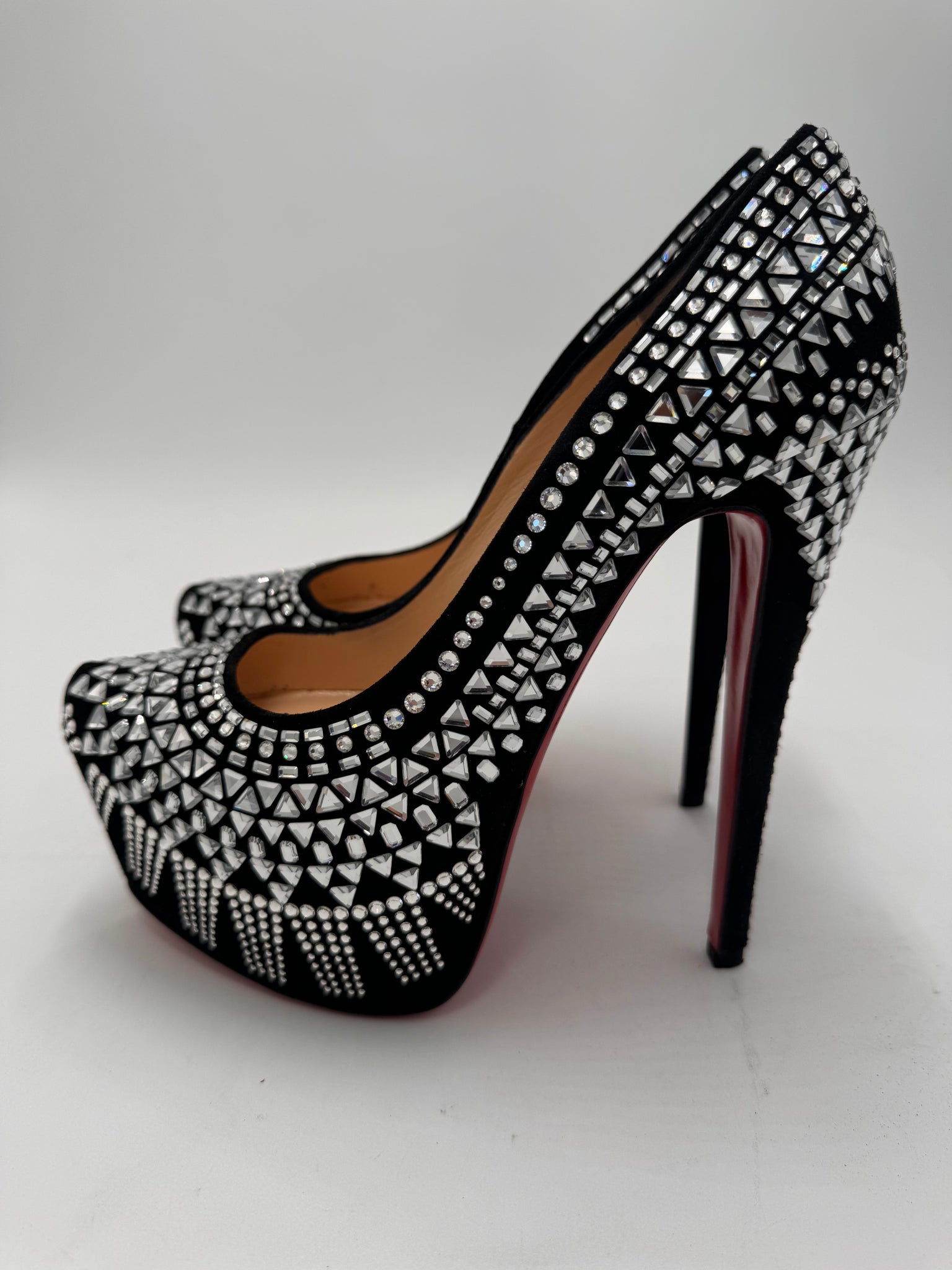 CHRISTIAN LOUBOUTIN CRYSTAL DECORA STRASS PUMPS size 38 (US 8)