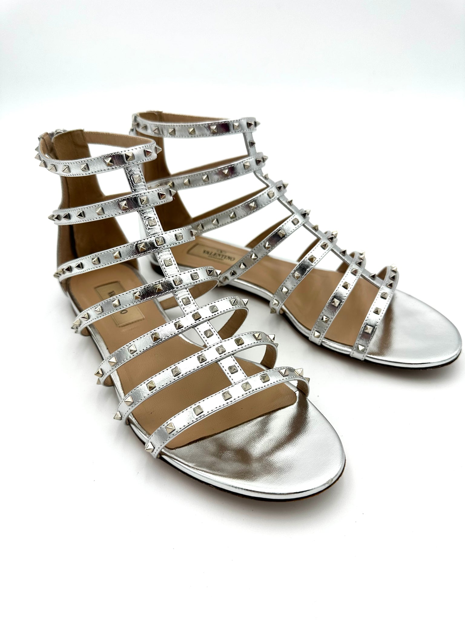 VALENTINO GARAVANI Metallic Nappa Lovestud Caged Flat VALENTINO GARAVANI Metallic Nappa Lovestud Caged Flat