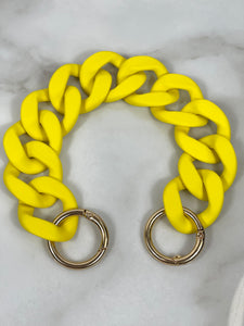 "BANANA" Matte Acrylic Top Handle Chain 12"