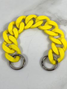 "BANANA" Matte Acrylic Top Handle Chain 12"