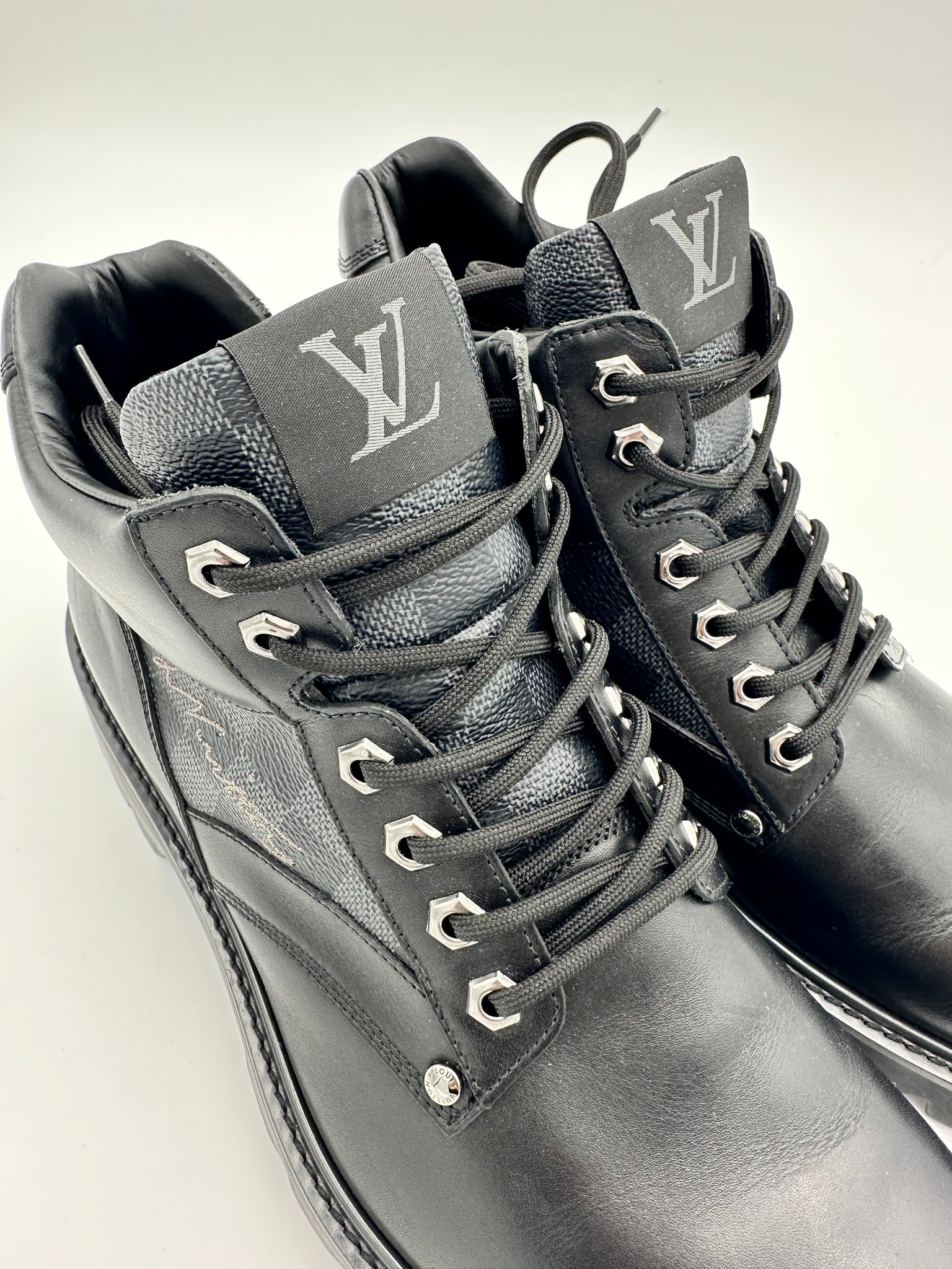 Louis Vuitton Monogram Mens Outdoor Boots, Beige, 09.0