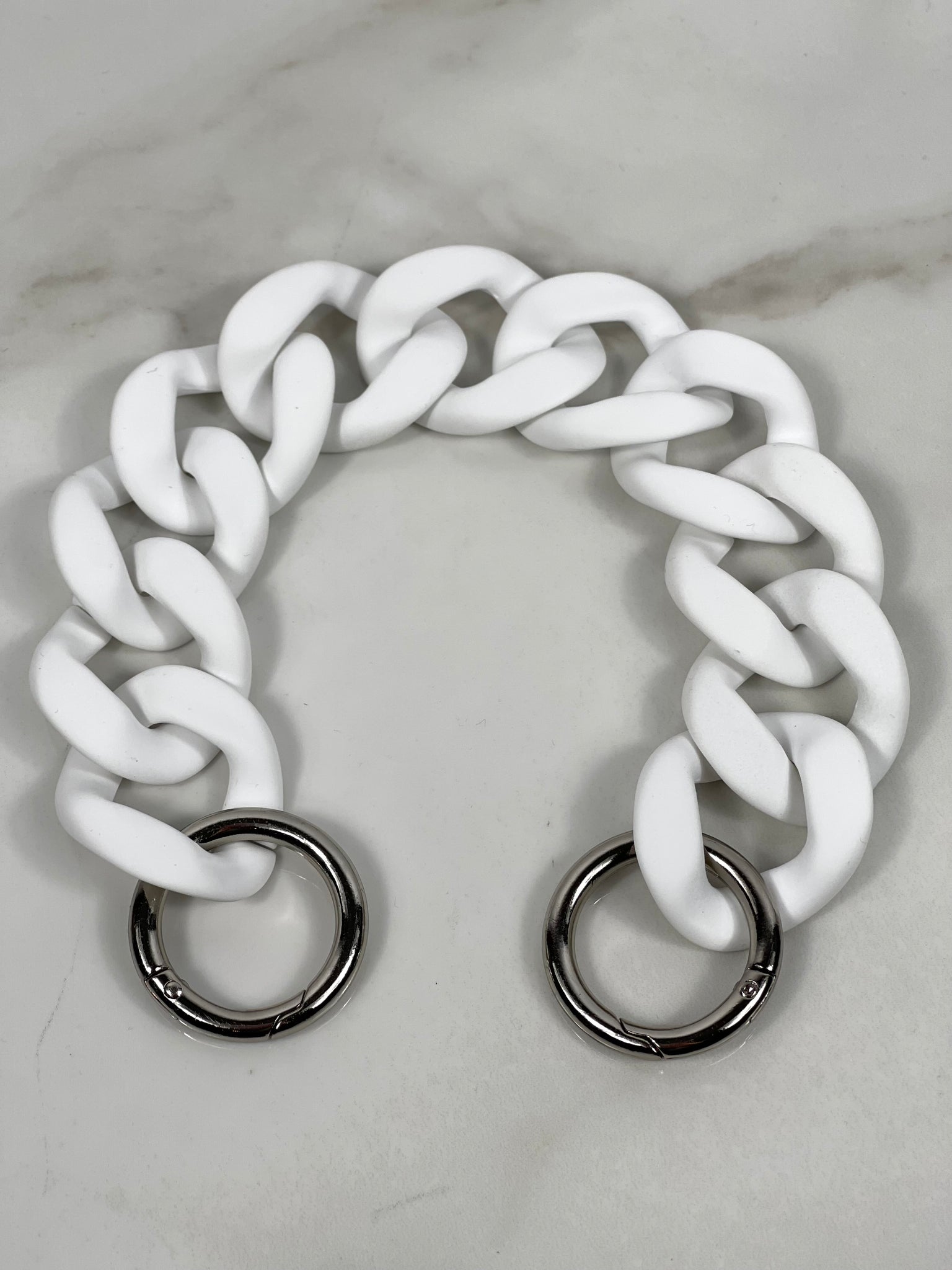 "MARSHMALLOW” Matte Acrylic Top Handle Chain 12"