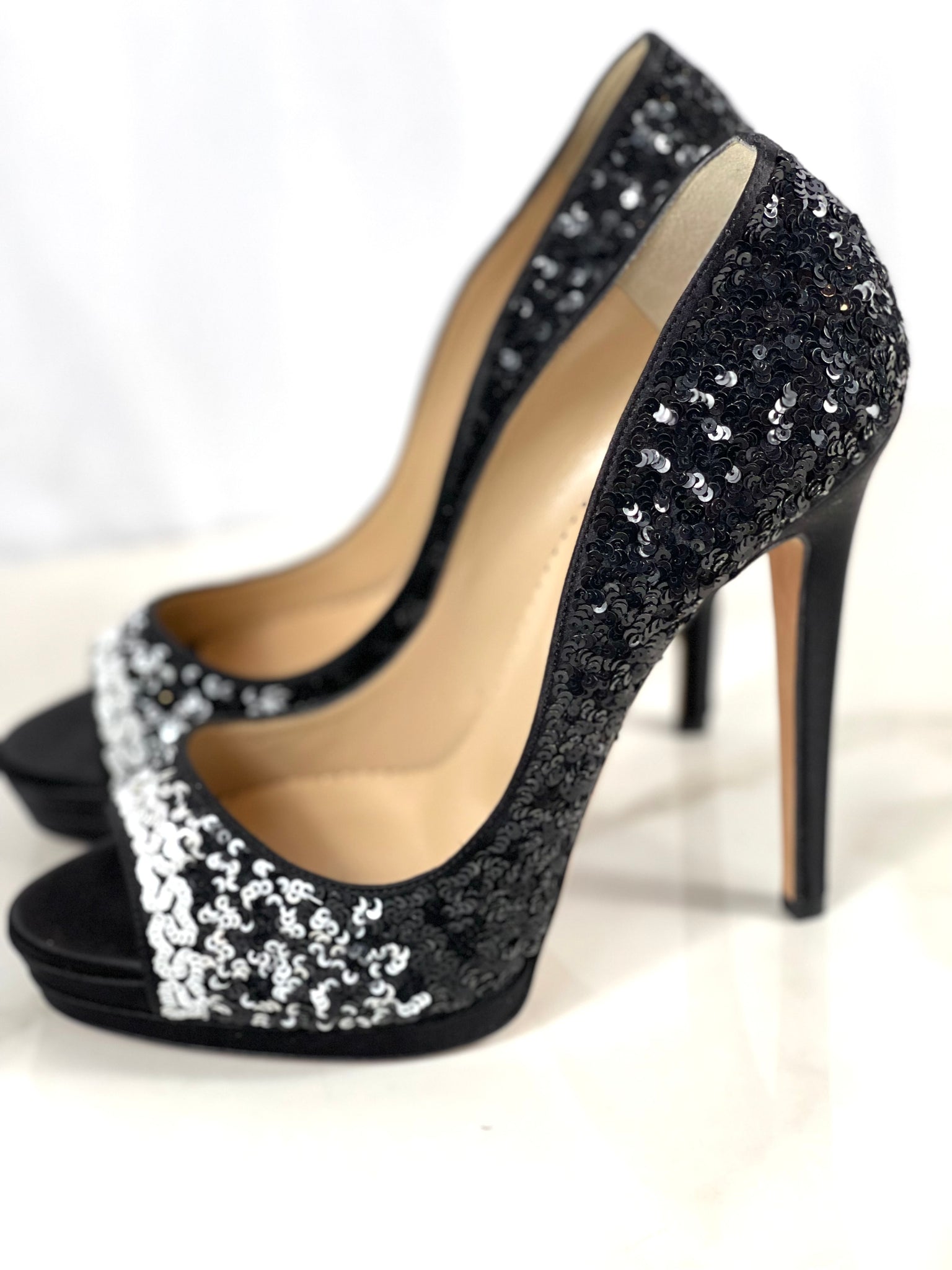 OSCAR DE LA RENTA Black | White Sequin Embellished Satin Pumps Size 40