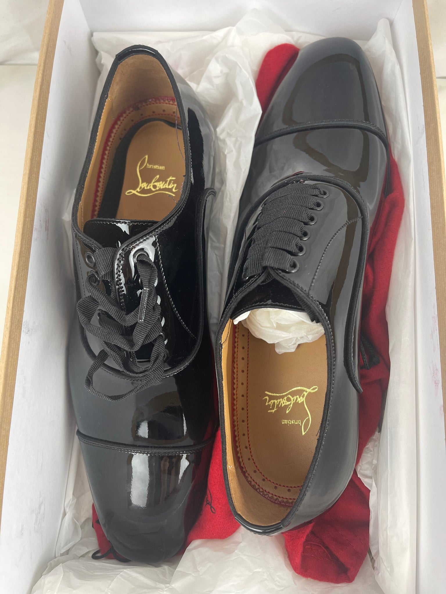 CHRISTIAN LOUBOUTIN: Greggo lace-up shoes in leather - Black  Christian  Louboutin brogue shoes 1150376 online at
