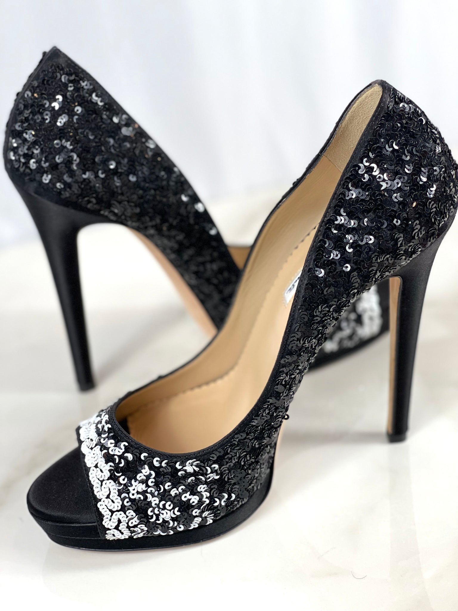 OSCAR DE LA RENTA Black | White Sequin Embellished Satin Pumps Size 40